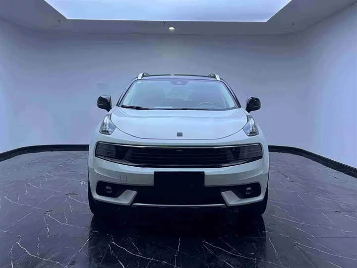 Lynk & Co 01