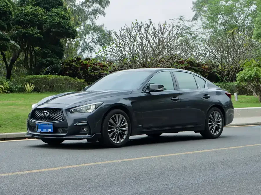 Infiniti Q50L