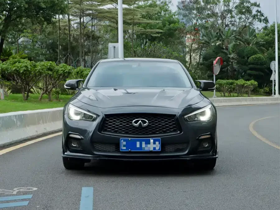 Infiniti Q50L