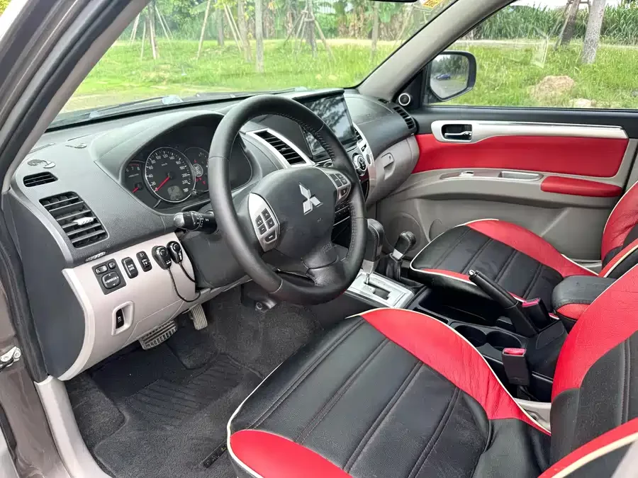Mitsubishi Pajero Sport