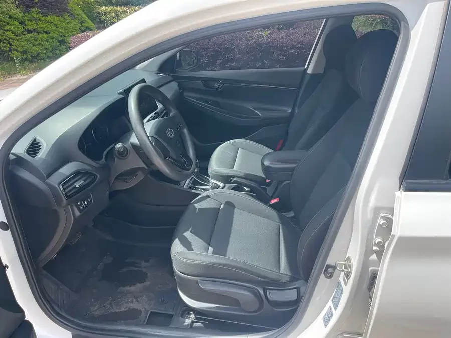 Hyundai Elantra / Celesta