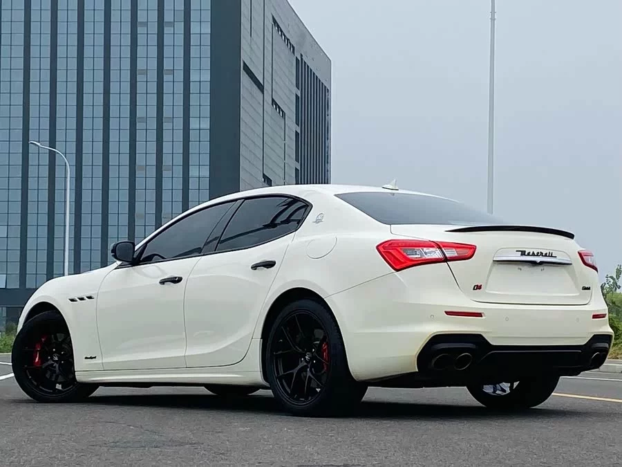 Maserati Ghibli