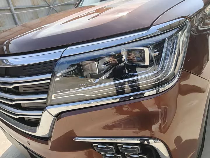 Roewe RX8