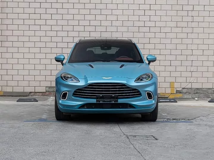 Aston Martin DBX