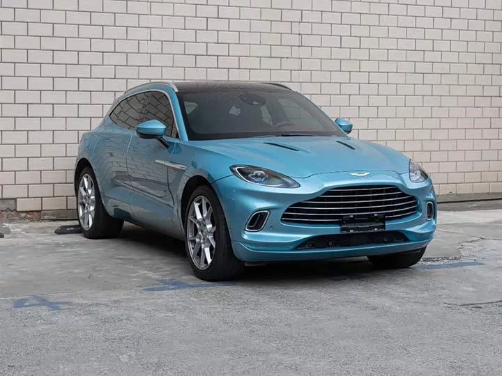 Aston Martin DBX