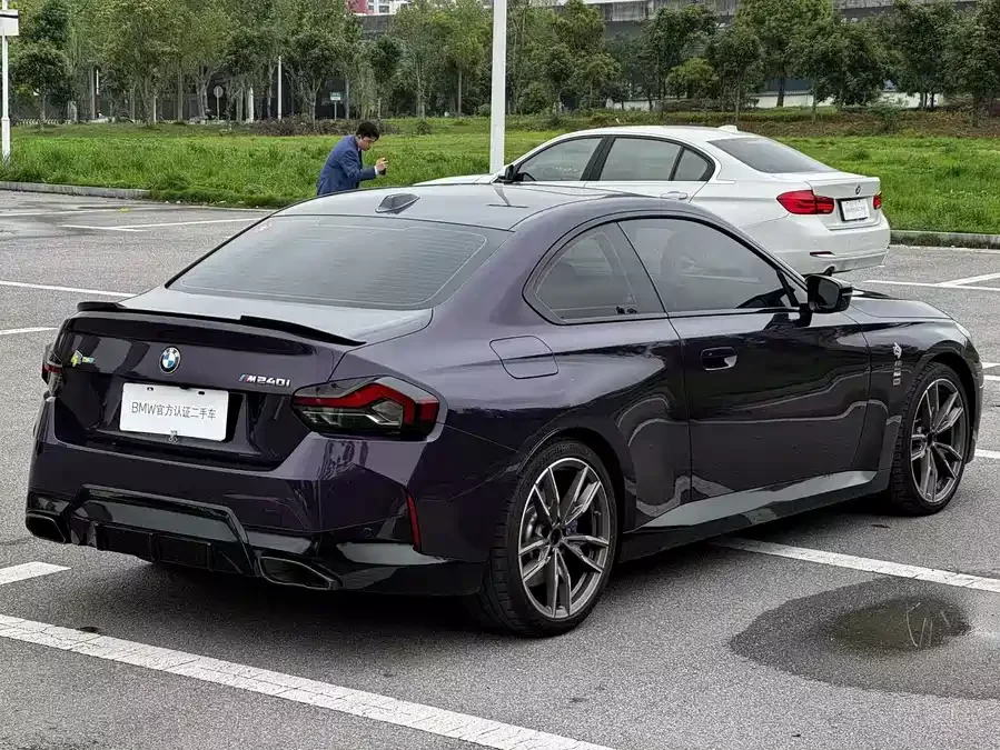 BMW M240i