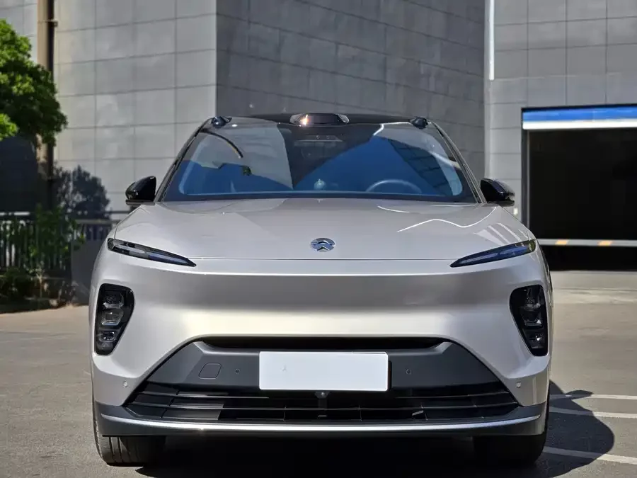 NIO ES8
