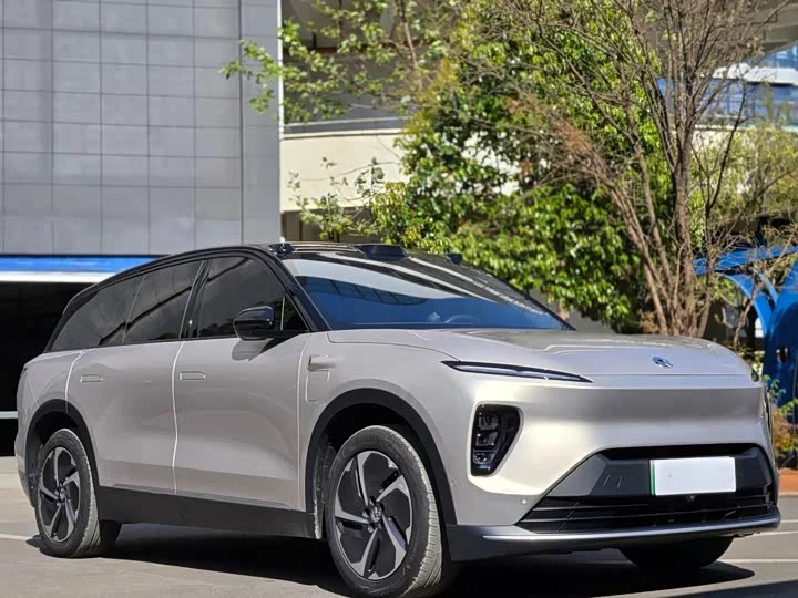 NIO ES8