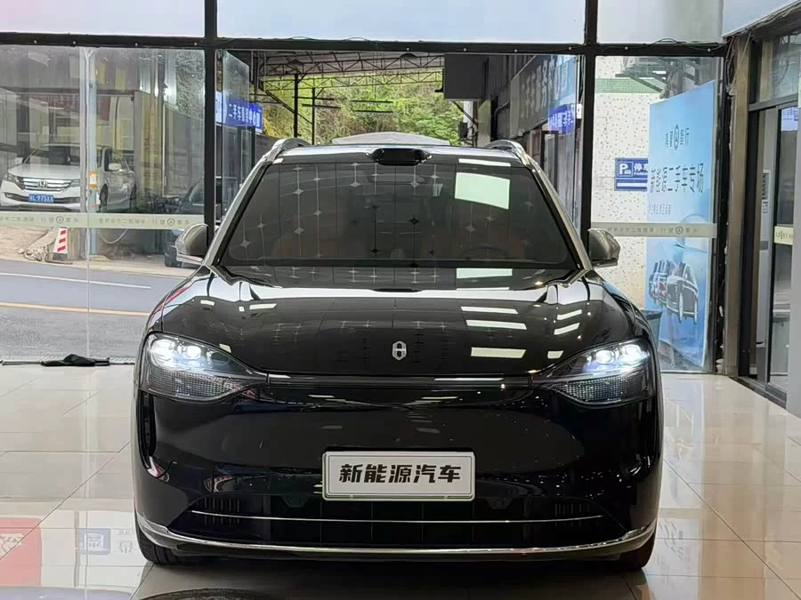 AITO Wenjie M9