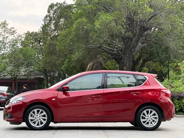 Nissan Tiida