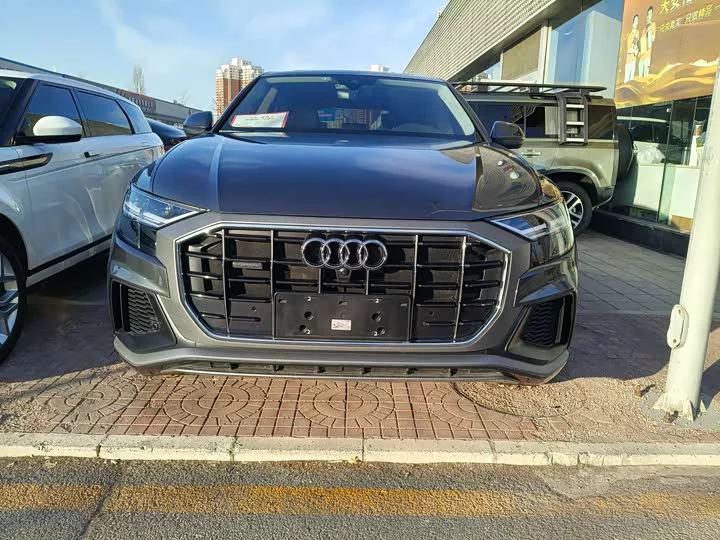 Audi Q8