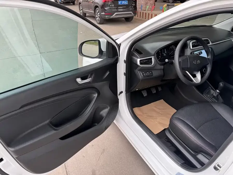 Hyundai Rena