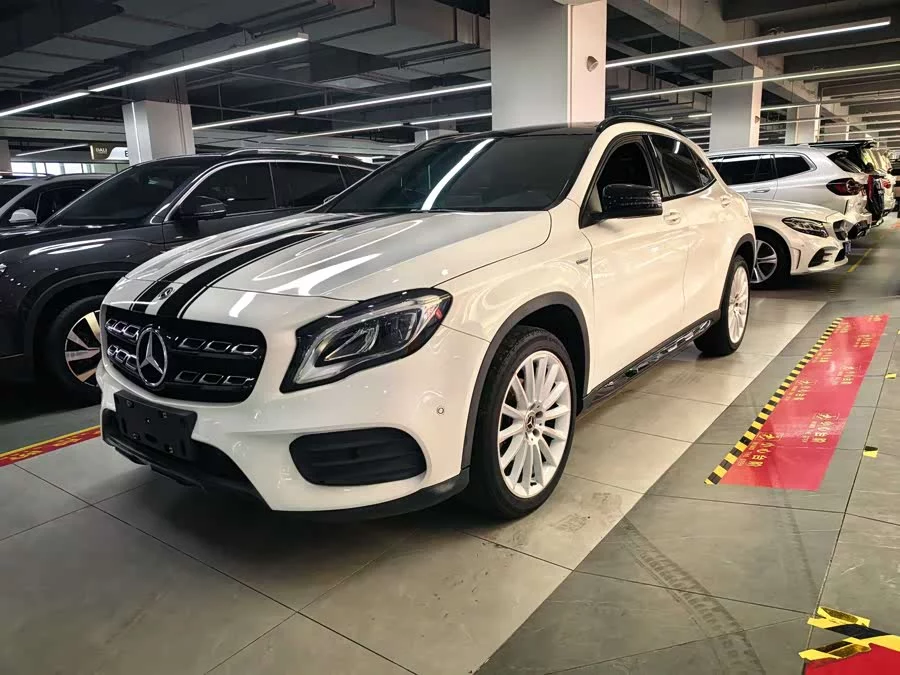 Mercedes Benz GLA