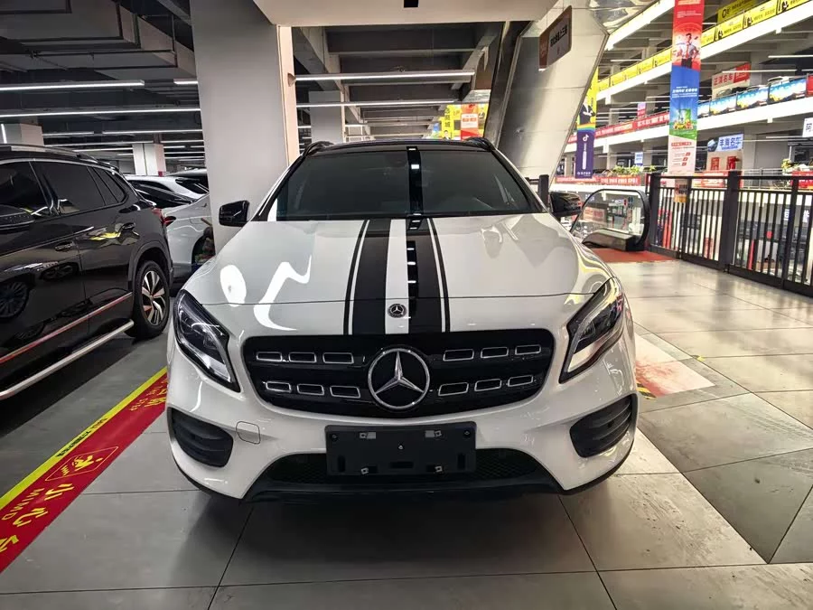 Mercedes Benz GLA