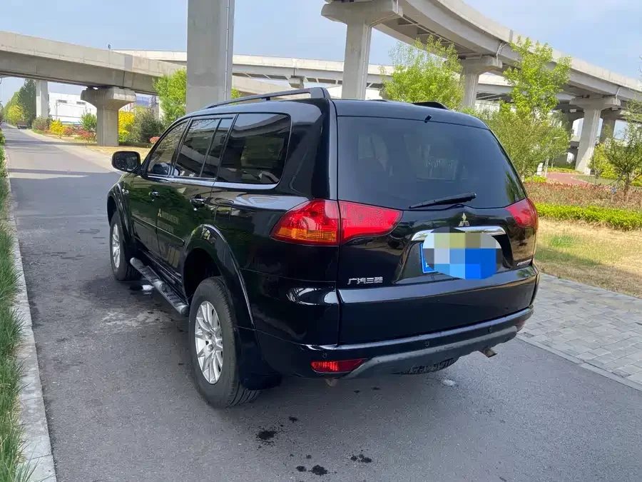 Mitsubishi Pajero Sport