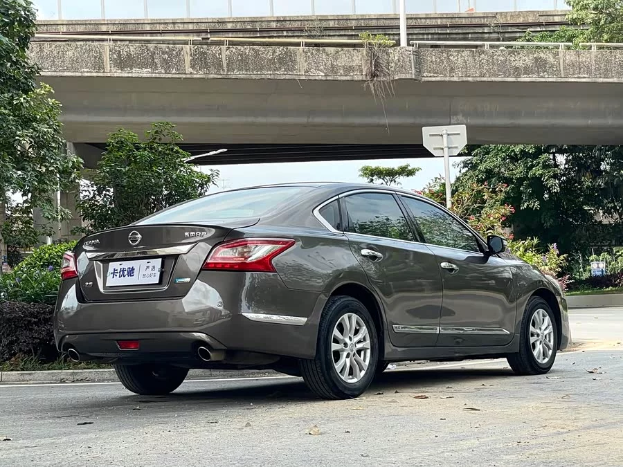 Nissan Teana
