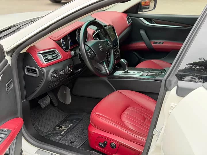 Maserati Ghibli