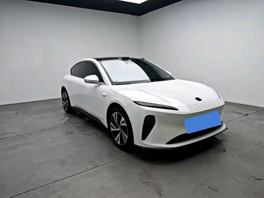 NIO ET5