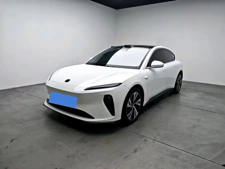NIO ET5