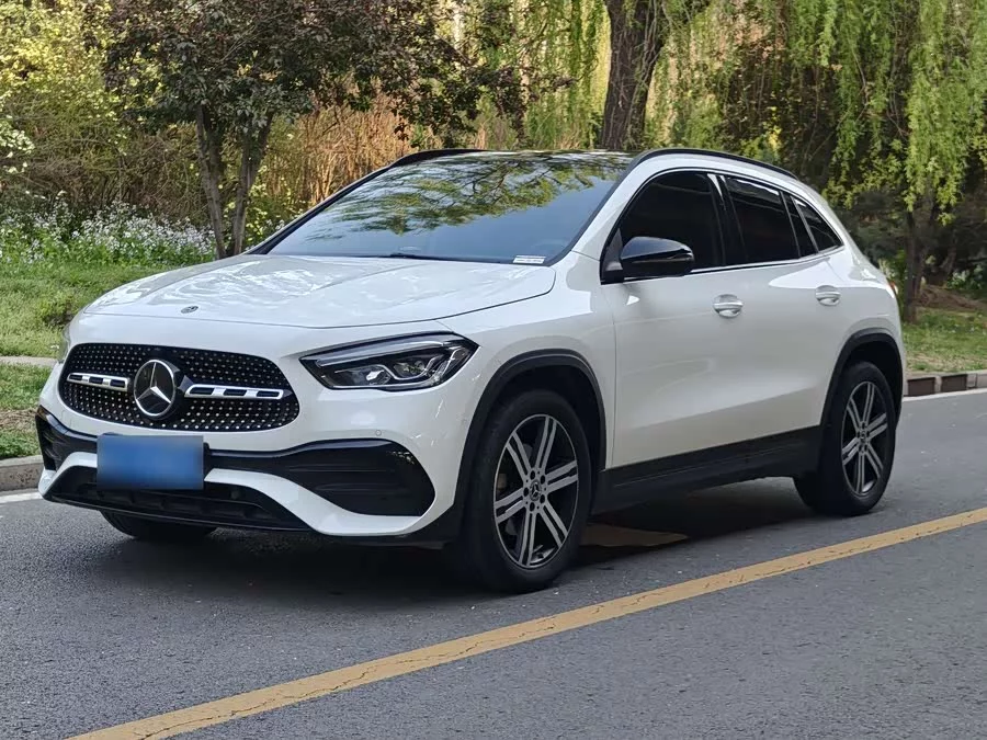 Mercedes Benz GLA