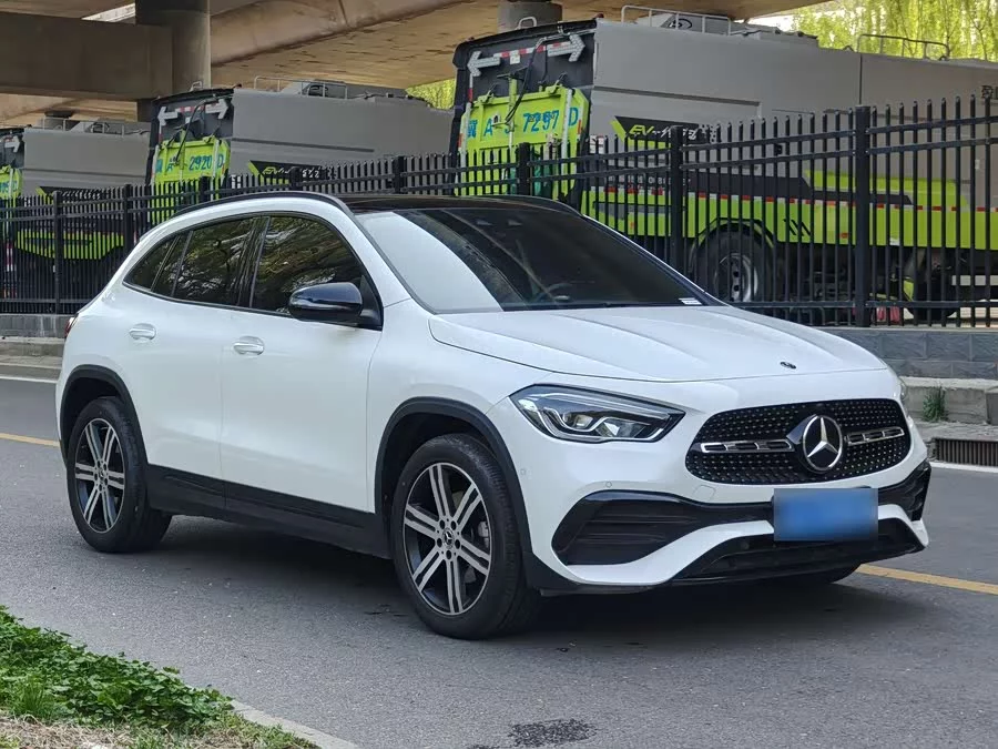 Mercedes Benz GLA