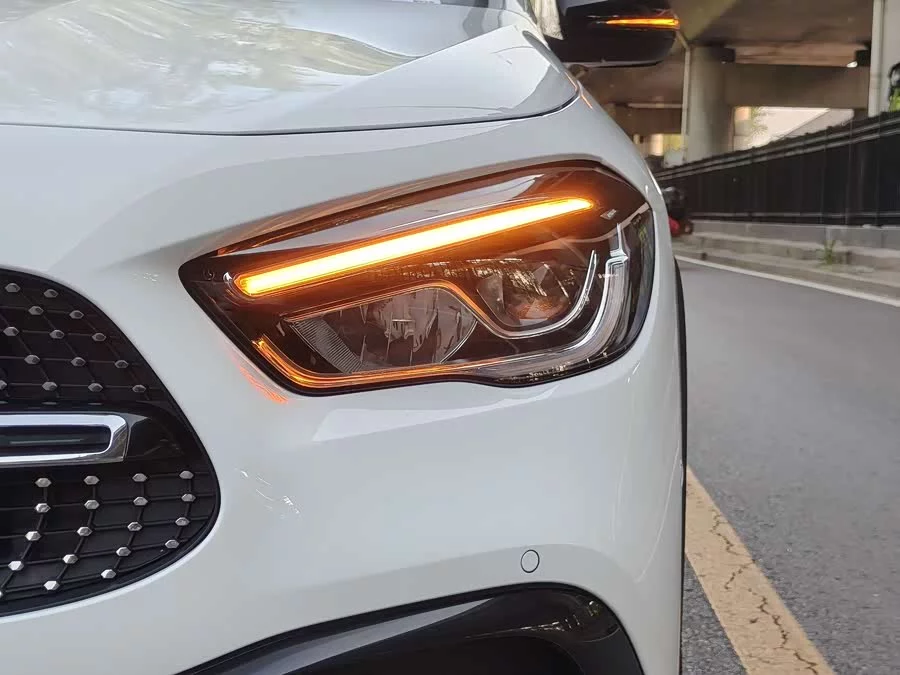 Mercedes Benz GLA