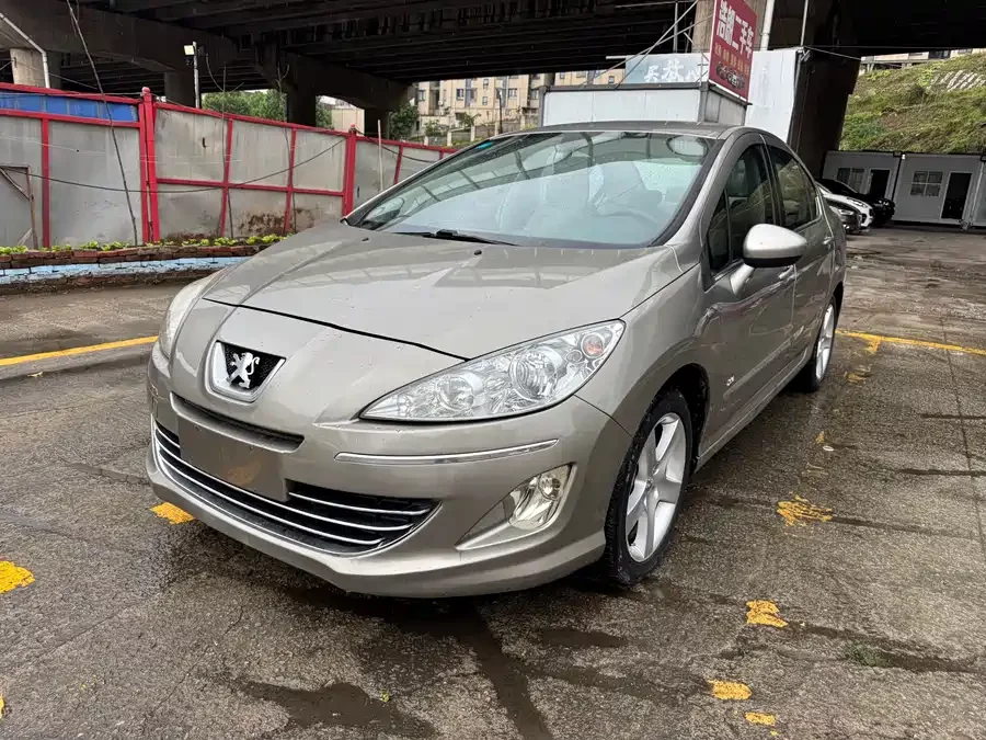 Peugeot 408