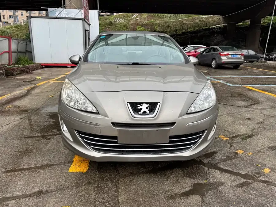 Peugeot 408