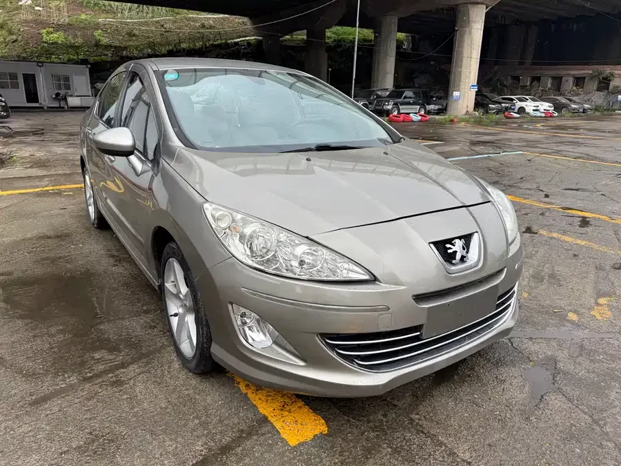 Peugeot 408
