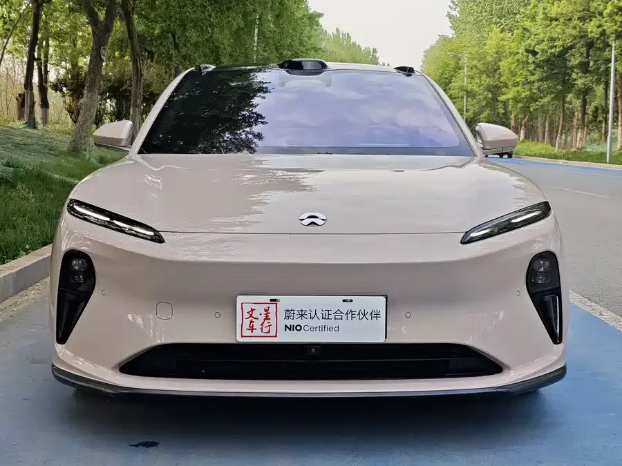 NIO ET5