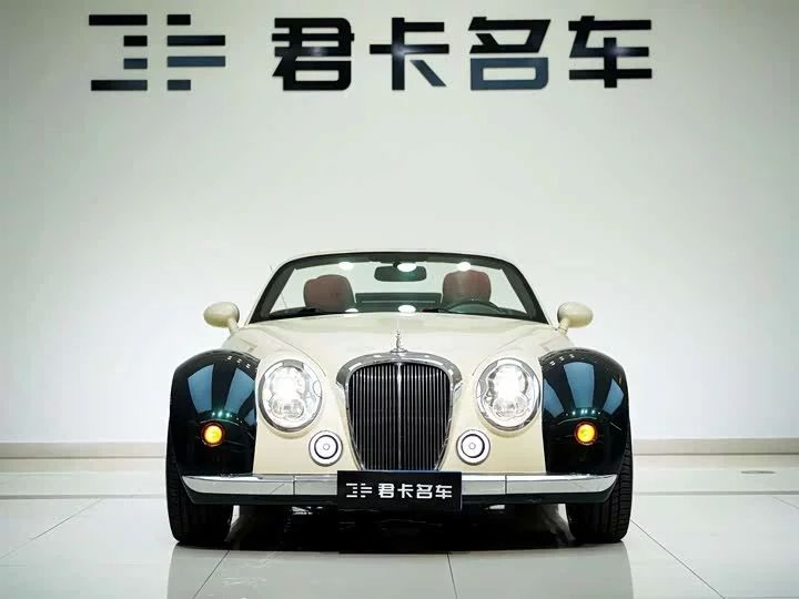 Mitsuoka Queen
