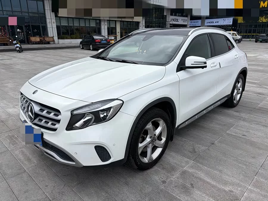 Mercedes Benz GLA
