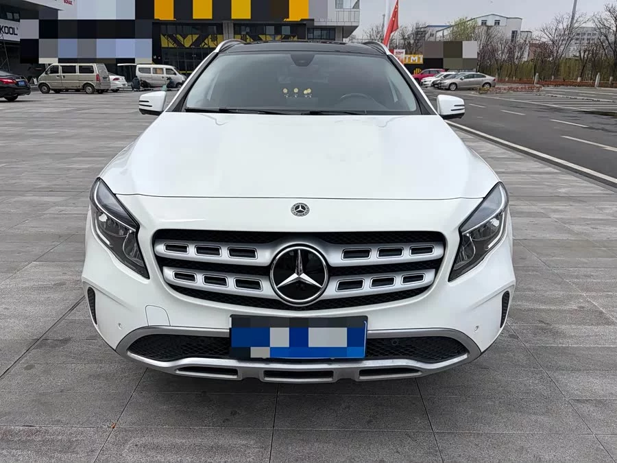 Mercedes Benz GLA