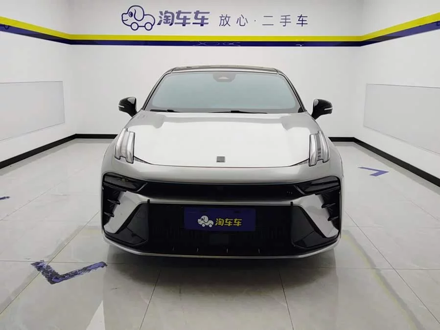 Lynk & Co 03