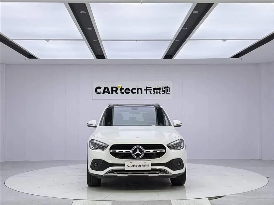 Mercedes Benz GLA