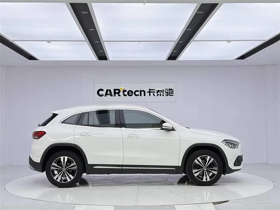 Mercedes Benz GLA