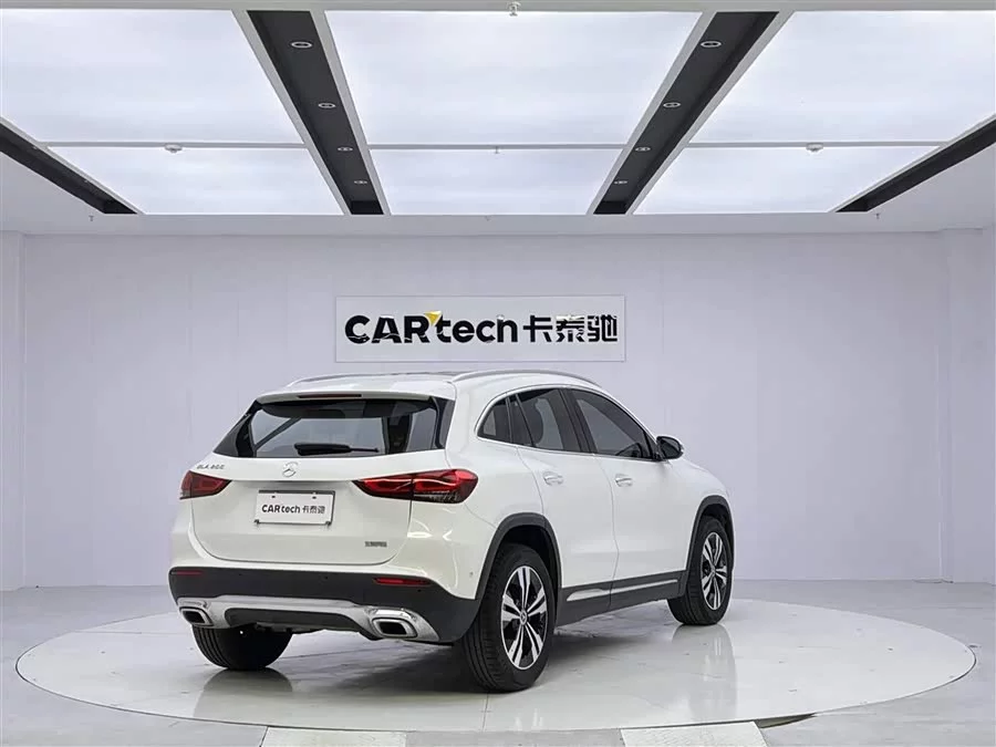 Mercedes Benz GLA