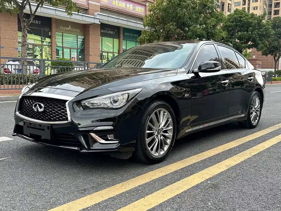 Infiniti Q50L