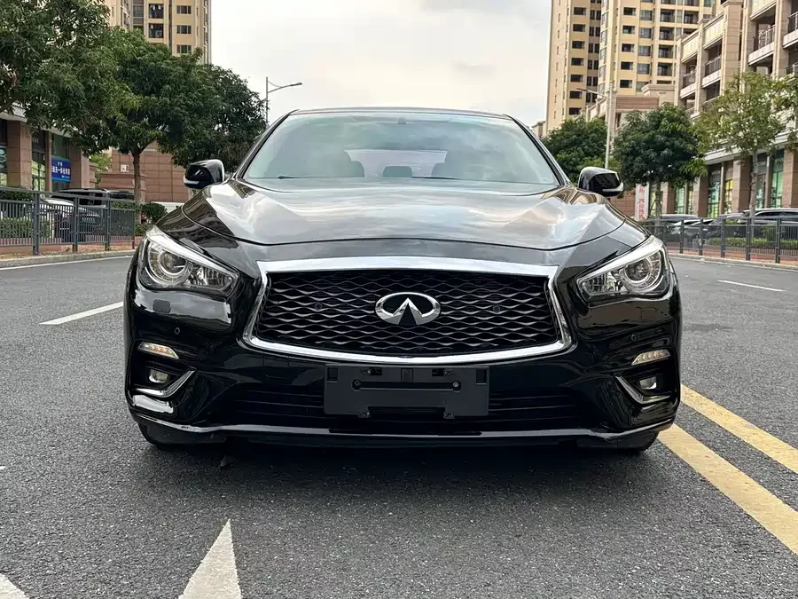 Infiniti Q50L