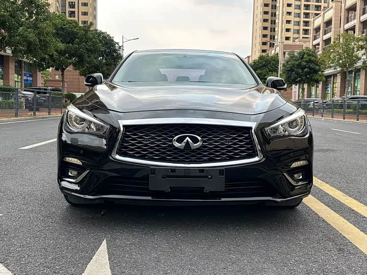 Infiniti Q50L