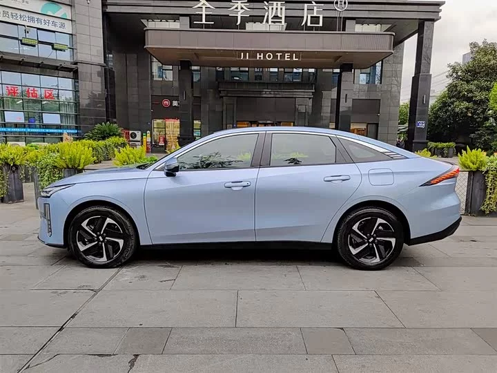 Geely Galaxy L6