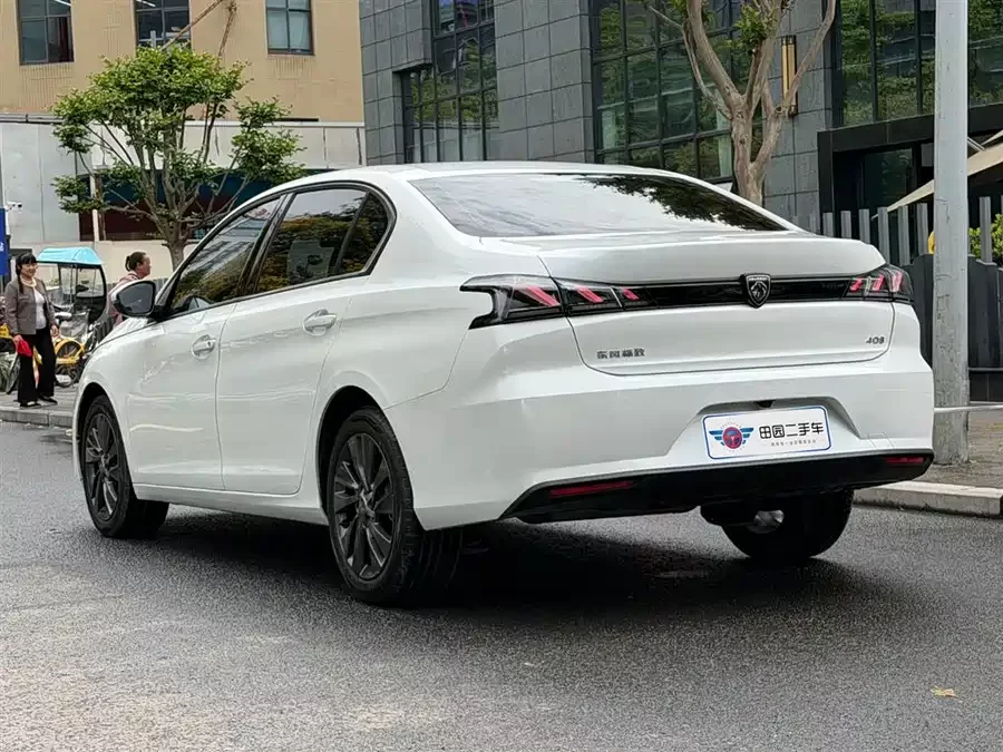 Peugeot 408