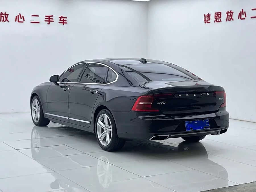 Volvo S90