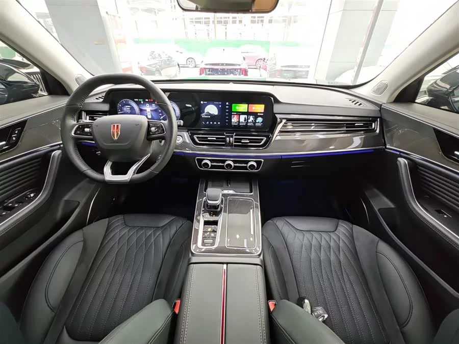 Hongqi HS5