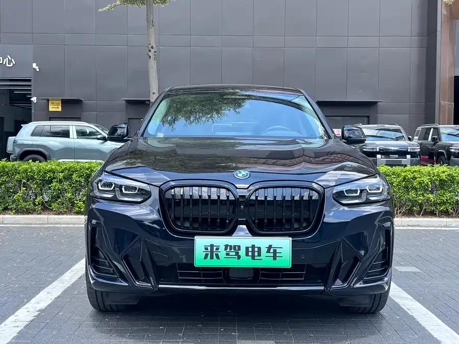 BMW iX3