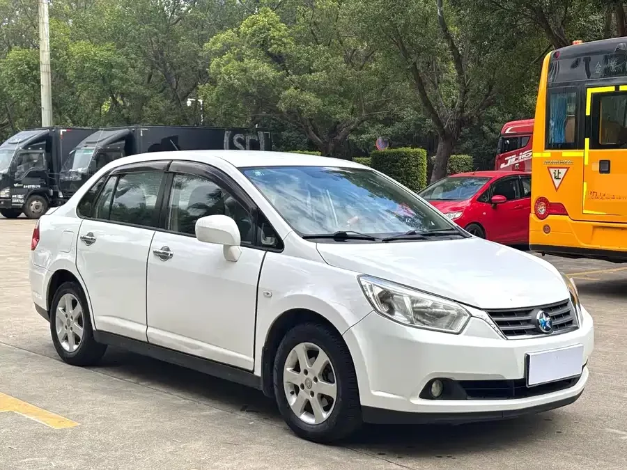Venucia D50