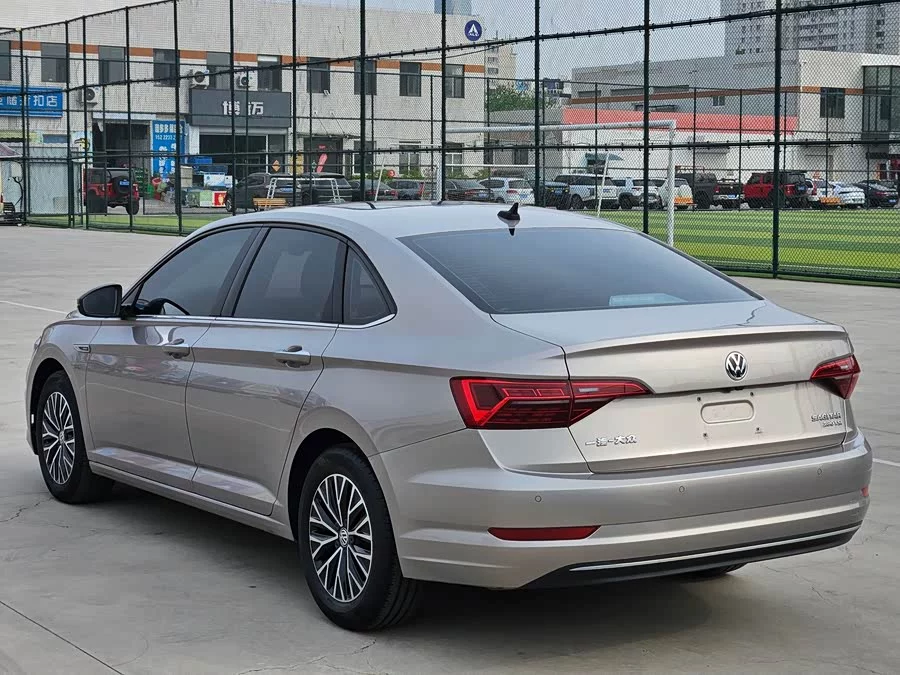 Volkswagen Sagitar