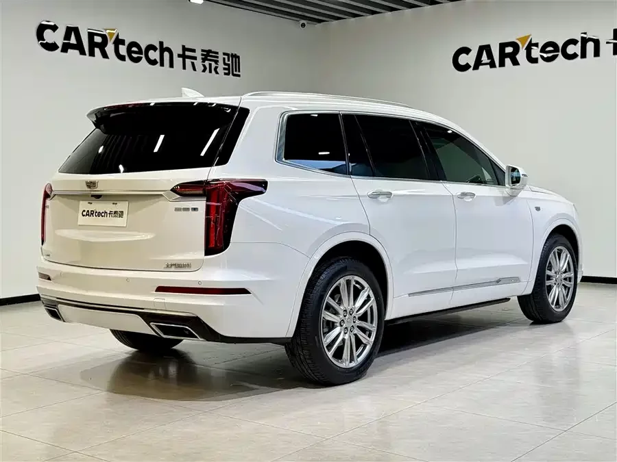 Cadillac XT6