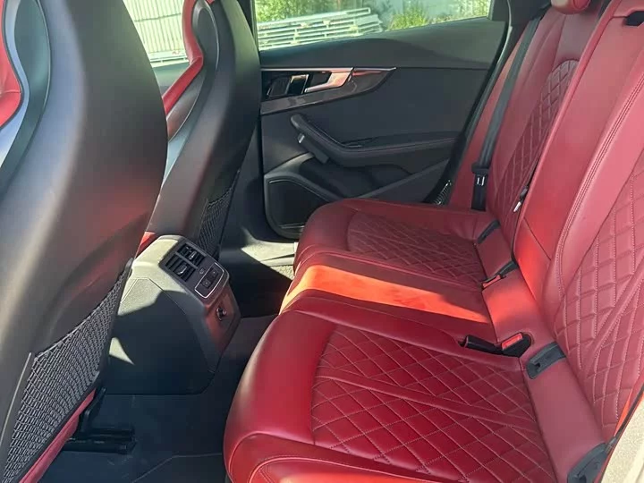 Audi S4