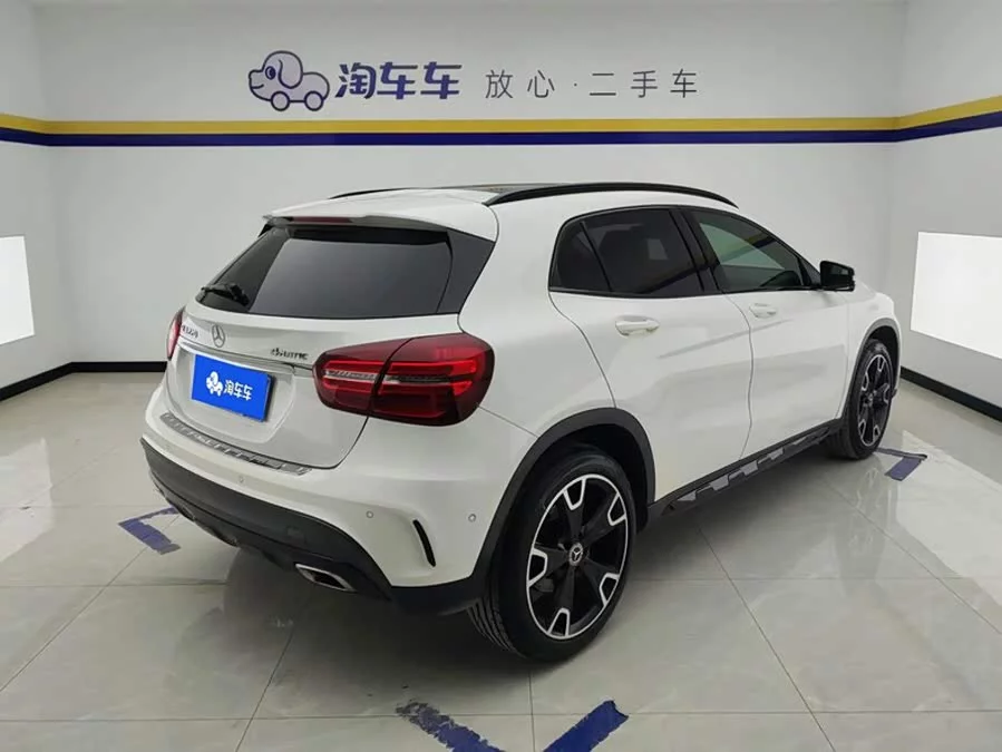 Mercedes Benz GLA